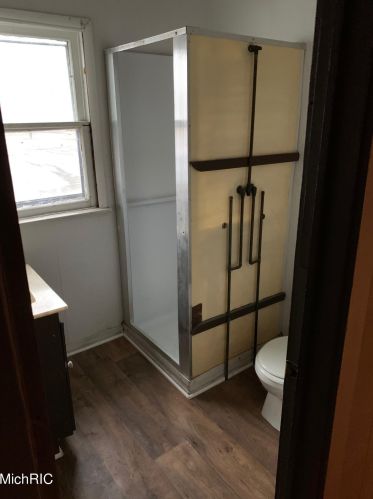 2513 Sanford St, Meskegon MI 49444-1445 exterior