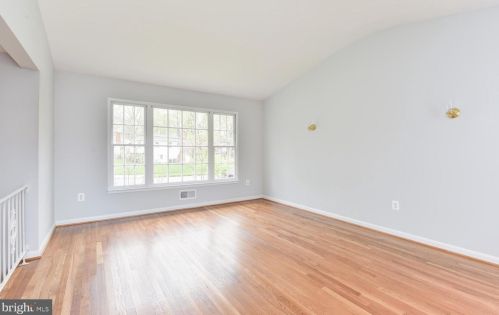 8804 Falkstone Ln, Alexandria VA 22309-4007 exterior