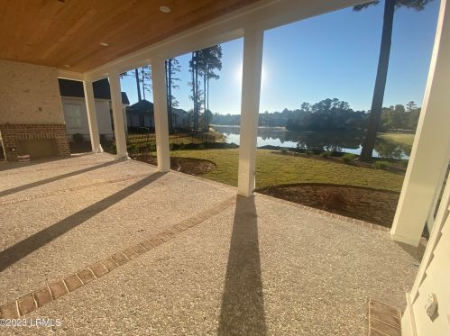 4 Torrington Ln, Bluffton SC 29910-7322 exterior