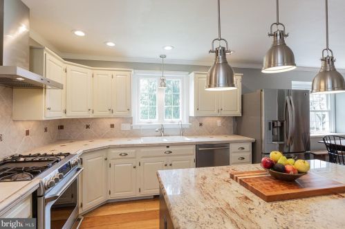 426 Dolly Dr, Lancaster PA 17601-3619 exterior