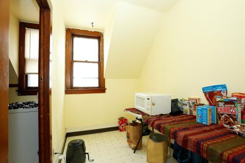 2943 Newhall St, Milwaukee WI 53211-3224 exterior