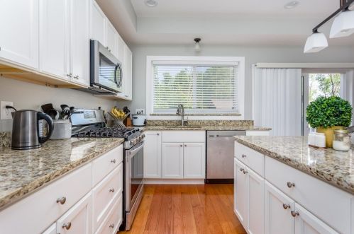 15 Warner Ave, Worcester MA  01604-3129 exterior