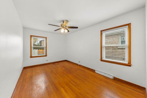 11643 Campbell Ave, Chicago IL 60655-1530 exterior