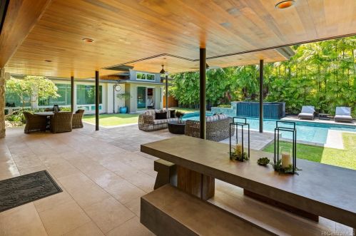 4528 Kahala Ave, Honolulu HI  96816-4927 exterior