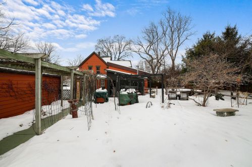 817 County Rd B, Saint Paul MN 55113-4532 exterior