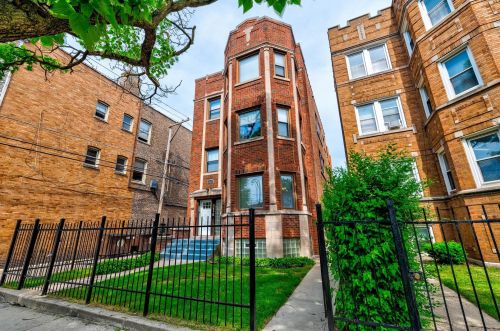 7915 Champlain Ave, Chicago, IL 60619-3007