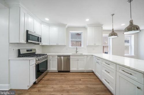 220 Ardmore Ave, Ardmore PA 19003-1201 exterior