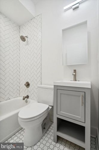 1121 26 St, Philadelphia PA 19146-3849 exterior