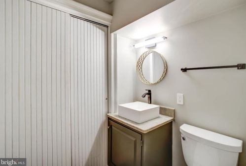 527 Wilkes St, Alexandria VA  22314-3723 exterior