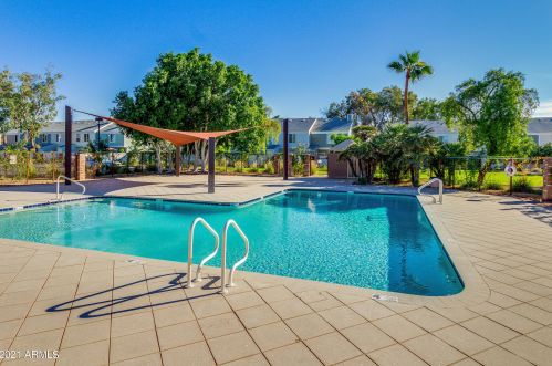 101 7th St, Phoenix AZ  85034-0663 exterior