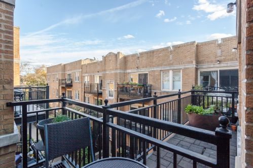 4720 Beacon St, Chicago IL 60640-4835 exterior