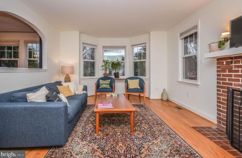 9100 Warren St, Silver Spring MD  20910-2140 exterior