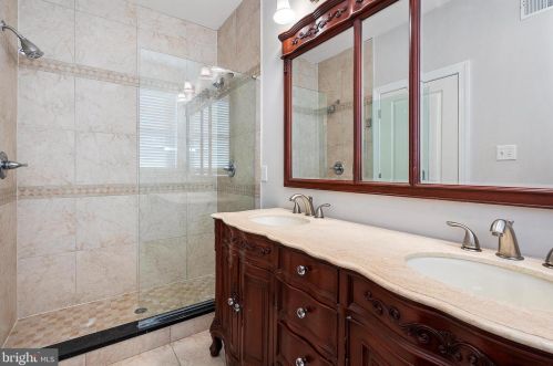 1708 Annin St, Philadelphia PA 19146-3007 exterior