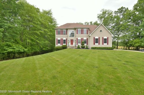 5 Markus Ct, Jackson Twp NJ  08527-2886 exterior