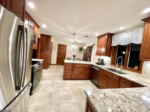 37 Farview Dr, Hackettstown NJ  07840-4705 exterior