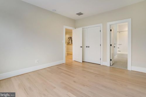 4700 25th St, Arlington VA  22207-3519 exterior