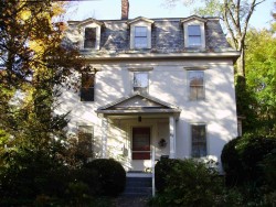 65 Forest St, Newton, MA 02461-1444