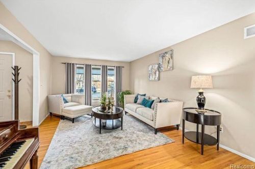 42295 Ladywood Dr, Northville MI  48168-2082 exterior