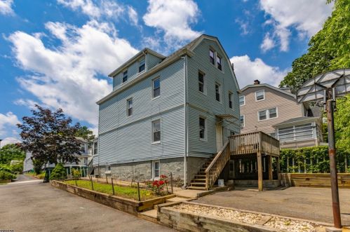 31 Maple St, Town Center, NJ 07052-5915