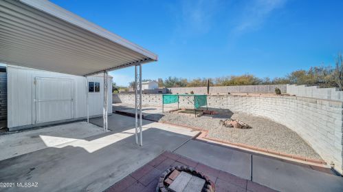 726 Abrego Dr, Green Valley AZ 85614-1504 exterior