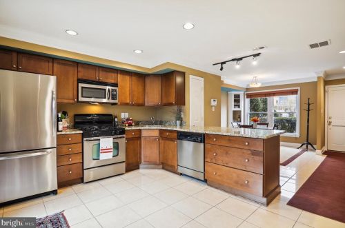 1511 Carolina Ave, Washington, DC 20002-6529