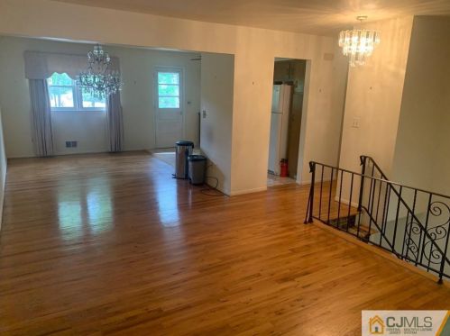 24 Mount Pleasant Ave, Edison NJ  08820-2008 exterior