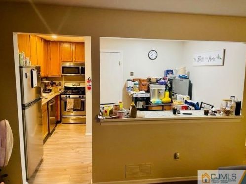 4401 Birchwood Ct, New Brunswick NJ 08902-3919 exterior