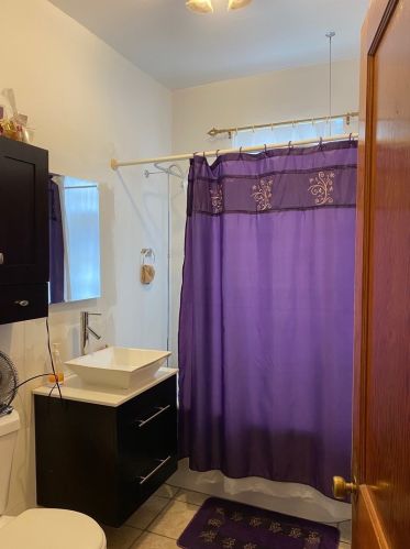 6811 Washtenaw Ave, Chicago IL 60645-3228 exterior