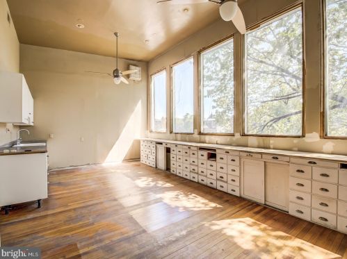 1324 Kenyon St, Washington DC 20010-2493 exterior