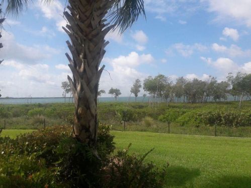 27 Harbour Isle Dr, Fort Pierce, FL 34949-2749