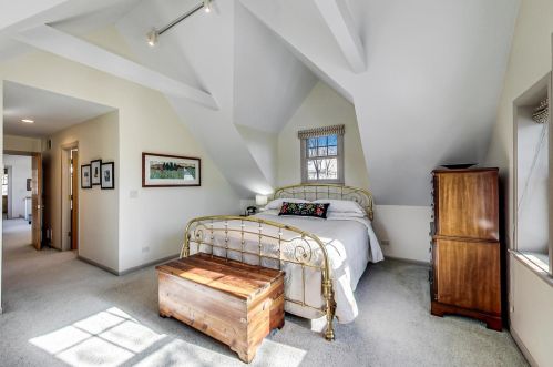 1133 Schubert Ave, Chicago IL 60614-1507 exterior