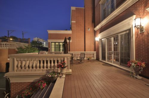 716 Schubert Ave, Chicago IL 60614-1247 exterior