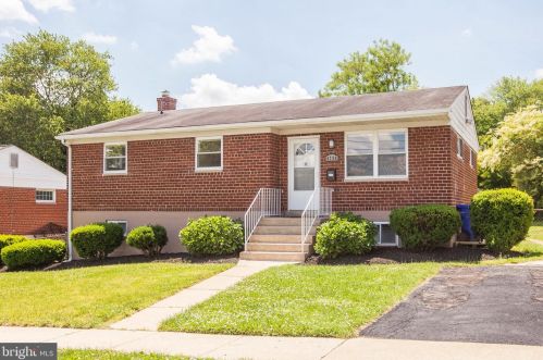 4706 Creek Shore Dr, Rockville MD  20852-2407 exterior