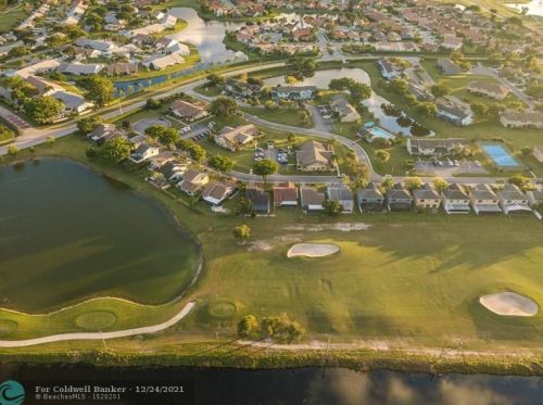 5723 Northpointe Ln, Boynton Beach FL 33437-2005 exterior