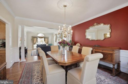 7001 Highland Mdw Ct, Alexandria VA 22315-3963 exterior