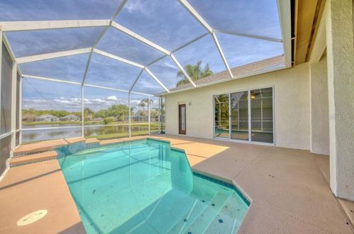 10041 Oasis Palm Dr, Tampa FL 33615-2779 exterior