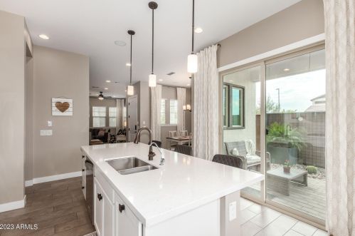 1934 Wisteria Dr, Chandler AZ 85286 exterior