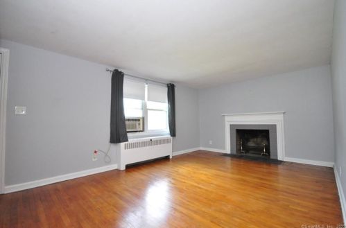 913 Plymouth St, Windsor CT 06095-3713 exterior