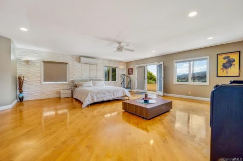 743 Ahukini St, Honolulu HI 96825-2426 exterior