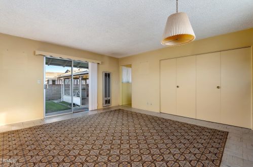 1113 Beverly Dr, Oxnard CA 93030-4813 exterior