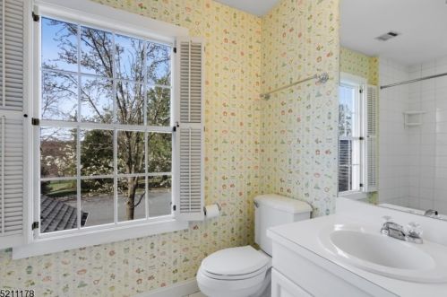 13 Chadwell Pl, Morristown NJ 07960-6945 exterior