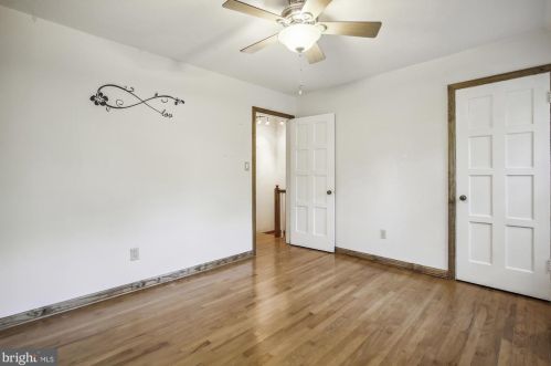 5823 Monticello Rd, Alexandria VA 22303-1302 exterior