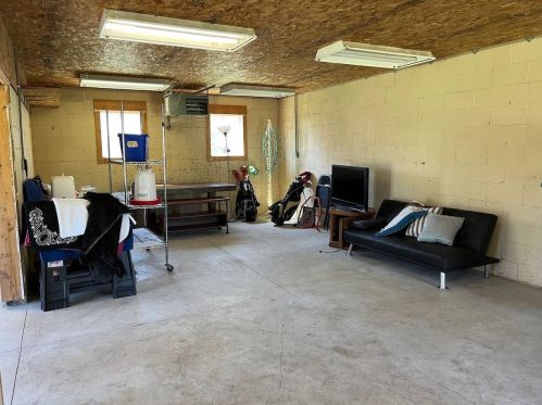 4037 Brooks Rd, Meskegon MI 49444-9721 exterior