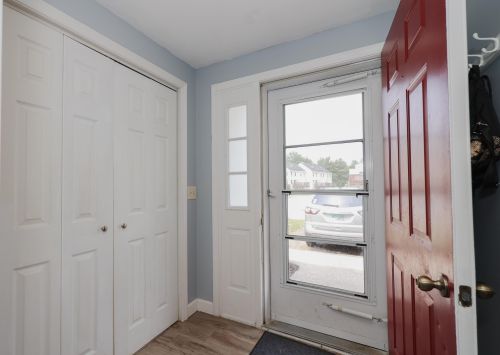 23 Vinton Dr, Concord NH  03303-1582 exterior