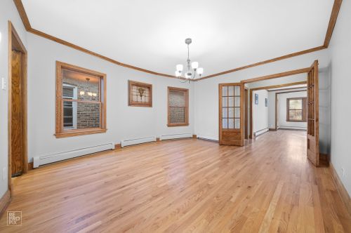 5731 Rockwell St, Chicago IL 60659-4915 exterior