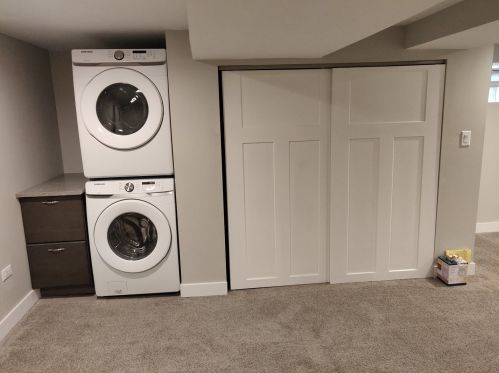 10814 Eberhart Ave, Chicago IL 60637-2403 exterior