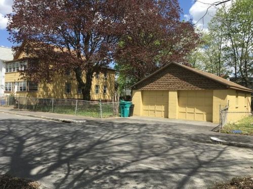 63 Camp St, Worcester, MA 01603-2373