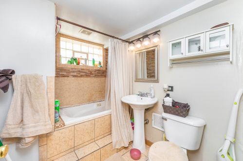 6742 Komensky Ave, Chicago IL 60629-4112 exterior