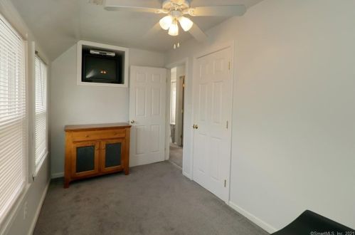 56 Botsford Ave, Milford CT 06460-5805 exterior