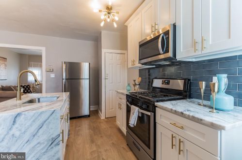 5006 Franklin St, Philadelphia PA 19122-1322 exterior